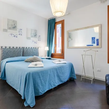 Guesthost - Castello Con Vista Sul Canale X6 * البندقية