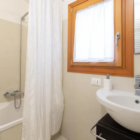 شقة Guesthost - Castello Con Vista Sul Canale X6 البندقية